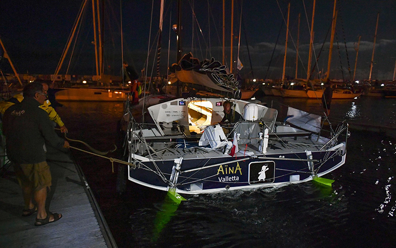 Aymeric Chappellier, skipper d'Aïna, arrivé à Horta, étape de la régate Les Sables - Horta